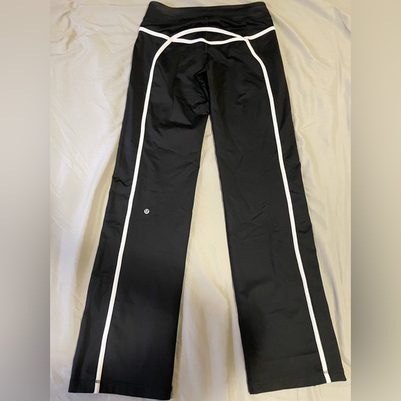 Lululemon black wide leg yoga pant - Picture 1 of 3